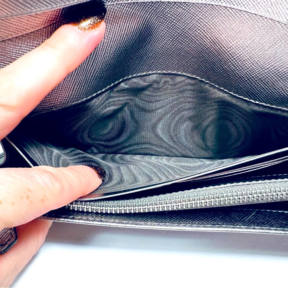 Prada Women's Metallic Wallet EUC - Picture 12 of 16
